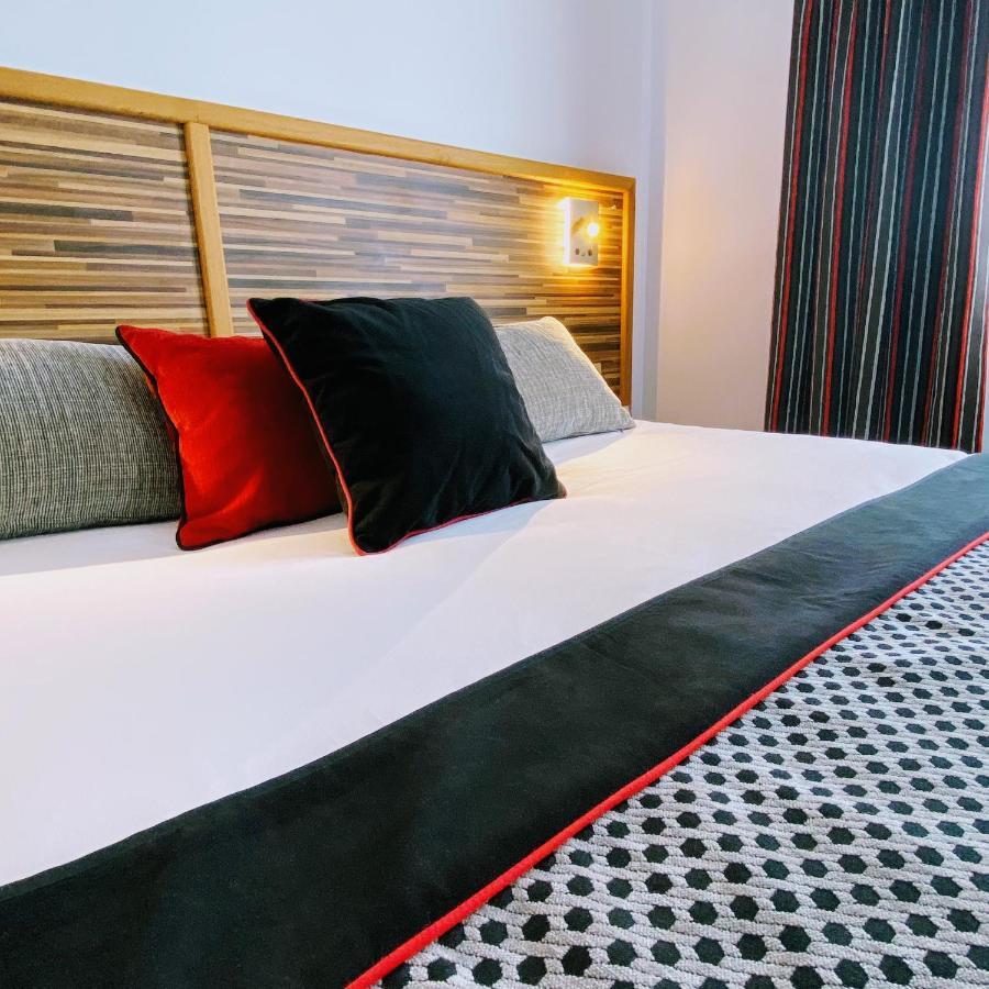 Logis - Le Christina Hotel Bourges Eksteriør billede