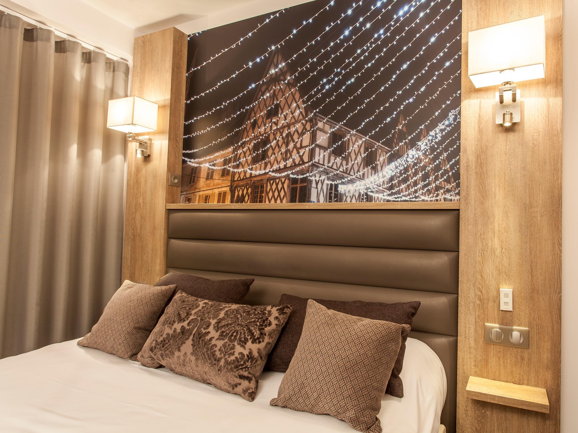 Logis - Le Christina Hotel Bourges Eksteriør billede