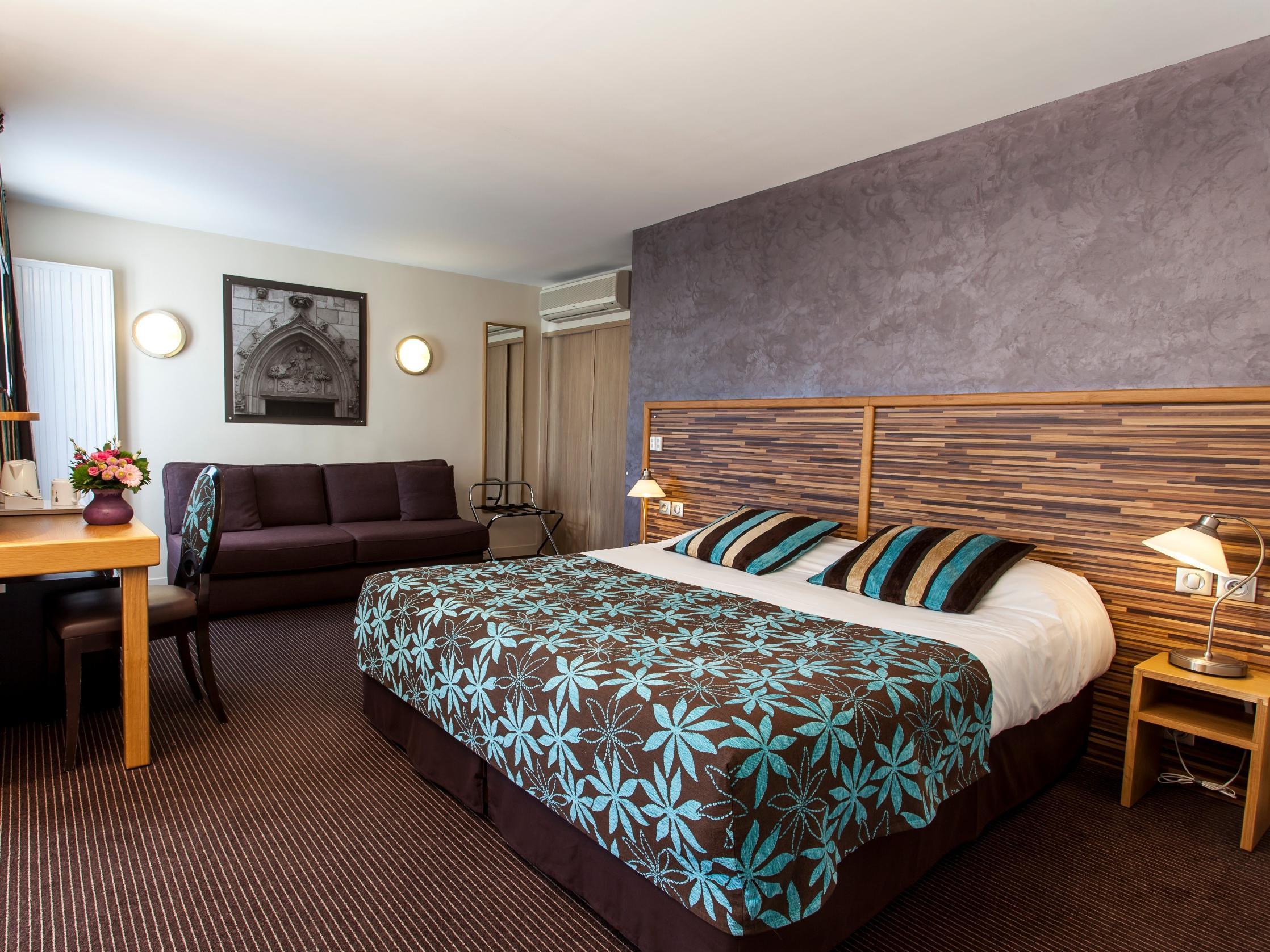 Logis - Le Christina Hotel Bourges Eksteriør billede