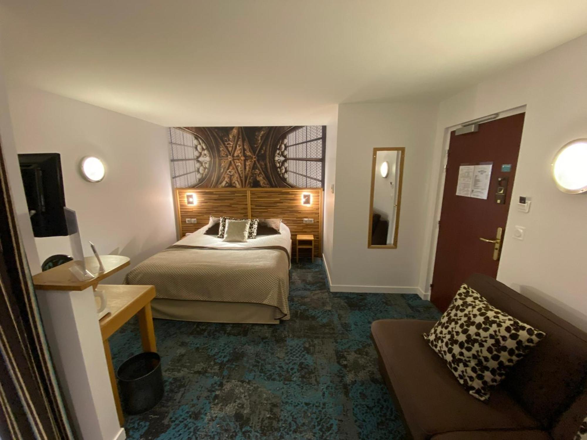 Logis - Le Christina Hotel Bourges Eksteriør billede