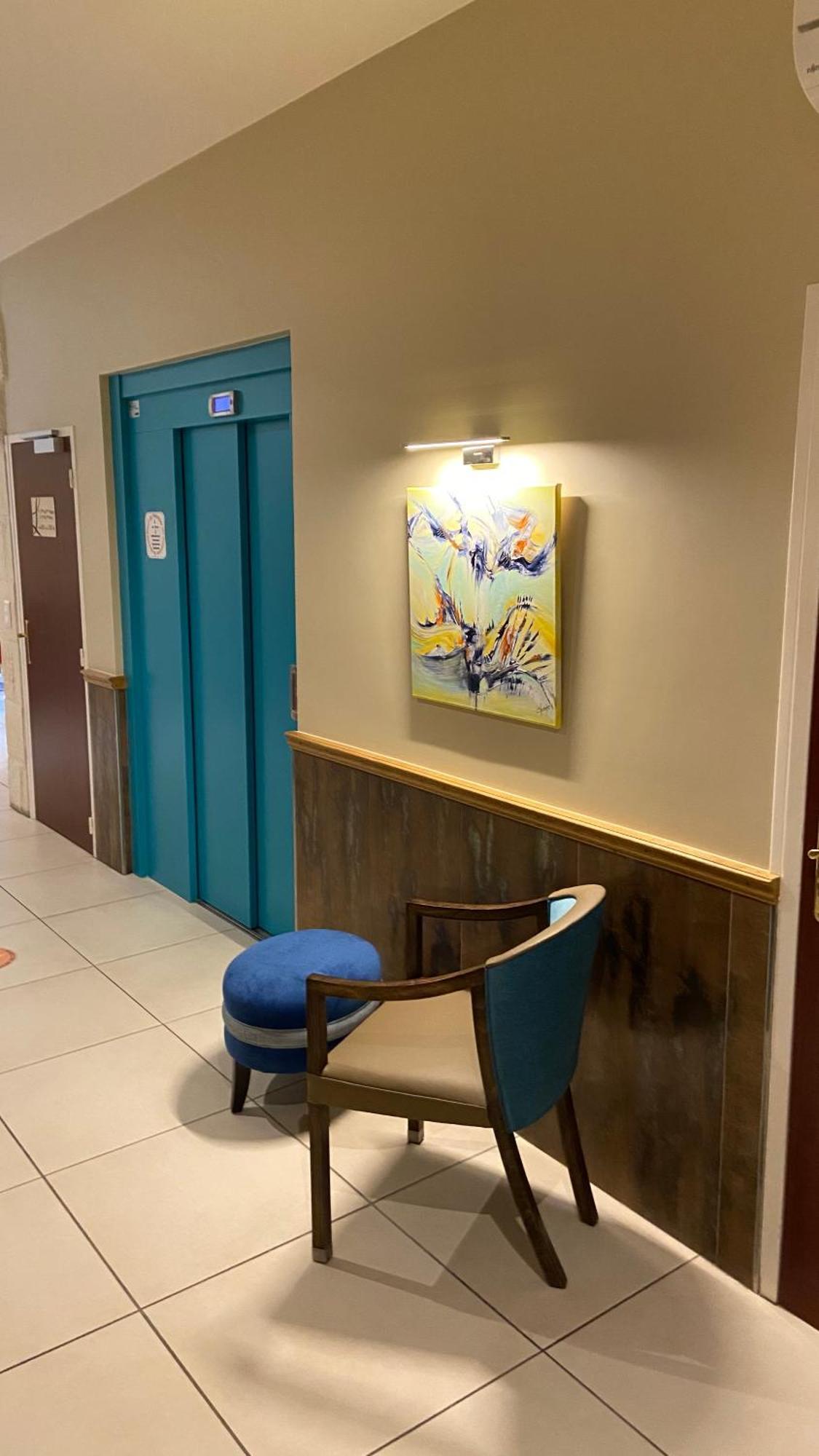 Logis - Le Christina Hotel Bourges Eksteriør billede